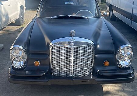 Mercedes-Benz 250 SE Coupé