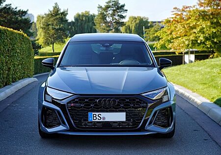 Audi RS3 1. Hand, 17tkm, Sport-AGA, Matrix-LED, Panorama