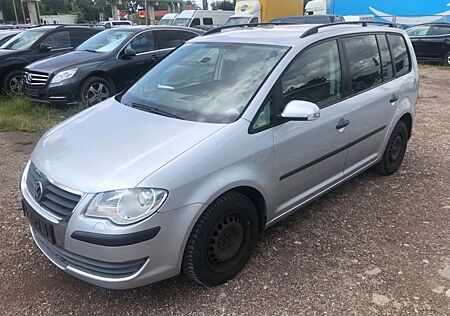 VW Touran Volkswagen Conceptline 7 sitze