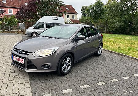 Ford Focus Lim. Sync Edition, 1 Jahr Garantie