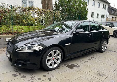 Jaguar XF 2.2 L Diesel -BLACKLINE/Leder/Navi/Kamera