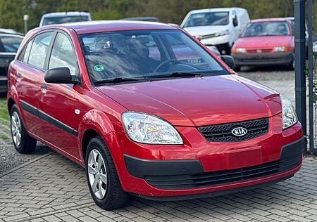 Kia Rio 1.4 Attract 97PS Servolenkung 1.Hand TÜV NEU