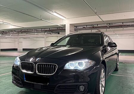 BMW 530d xDrive Touring A Luxury Line Luxury Line