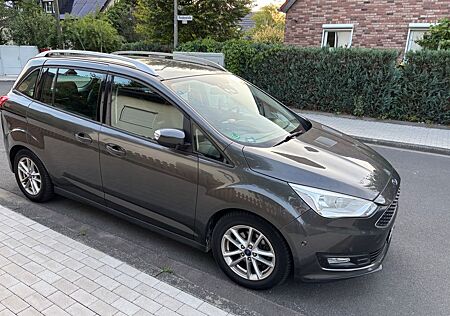 Ford Grand C-Max 1,0 EcoBoost 92kW Titanium Titanium