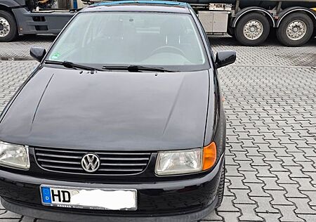 VW Polo Volkswagen 1.6 Basis