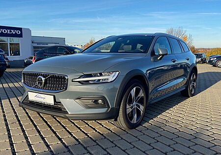 Volvo V60 Cross Country Plus AWD