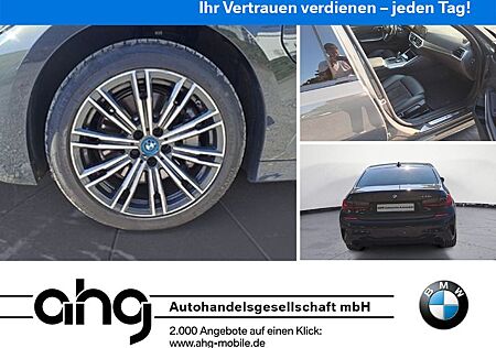BMW 330e M Sport Automatik HeadUp Laser Komfortzug.