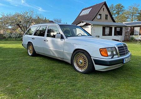 Mercedes-Benz E 230 T - Neue HA, HU neu, Automatik, Klima