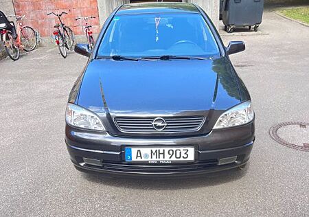 Opel Astra 1.6 -