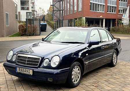 Mercedes-Benz E 200 ELEGANCE*1.HAND*TÜV+ÖL NEU*AUTOMATIK