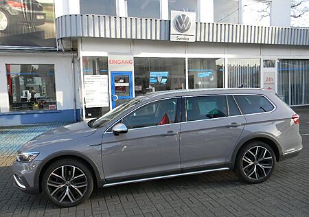 VW Passat Alltrack Volkswagen 4M. 2,0 TDI 7 GANG DSG AHK, IQ