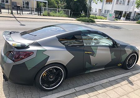 Hyundai Genesis Coupe 3.8 V6 Autom - 20 Zoll / TÜV 27