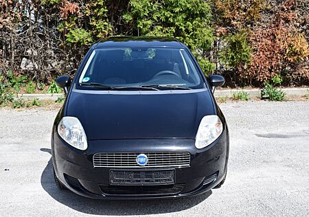 Fiat Grande Punto 1.4 8V Dynamic / KLIMA / 4 - Türig