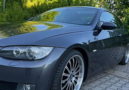 BMW 320i -