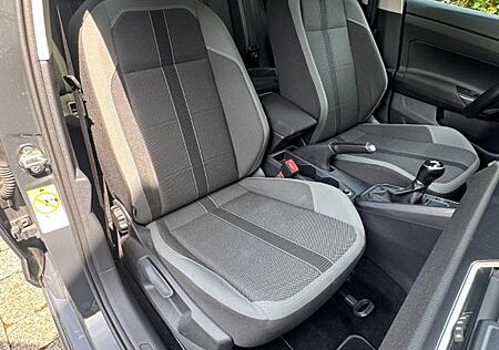VW Polo Volkswagen 1.0 TSI 70kW Highline Highline