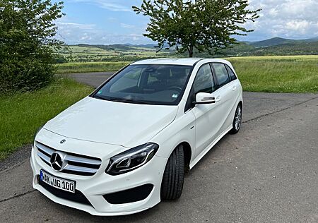 Mercedes-Benz B 200 DCT -
