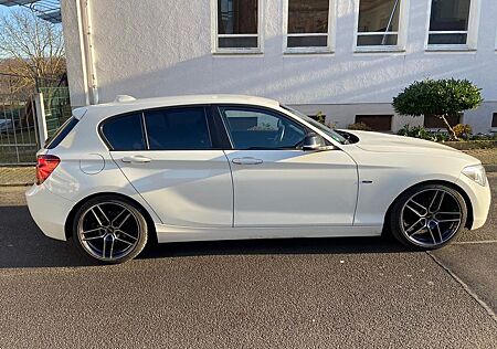 BMW 116d EfficientDynamics Edit. Sport Line Spor...