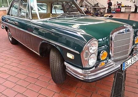 Mercedes-Benz 250 S