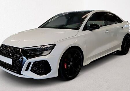 Audi RS3 Lim. 290km/h/ KERA./ PANO/ B&O/ HUD/GARANTIE
