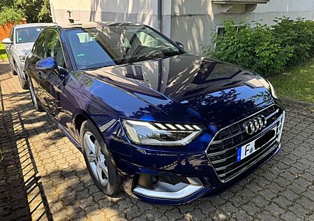 Audi A4 30 TDI S tronic -