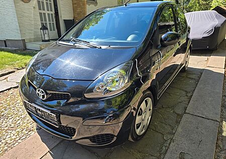 Toyota Aygo (X) Aygo 1,0 / 5 Liter Auto mit Klima usw.