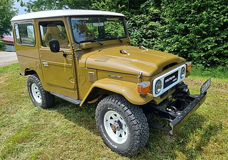 Toyota Land Cruiser BJ40 Servo, Sportsitze und mehr