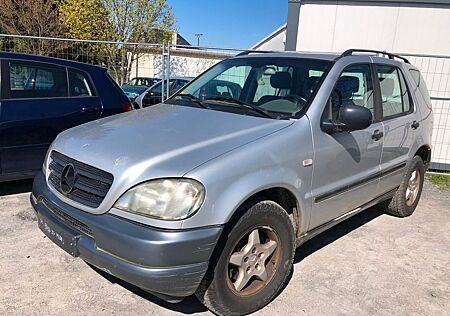 Mercedes-Benz ML 270 M -KLasse CDI Klima Navi AHK Tüv 07/2025