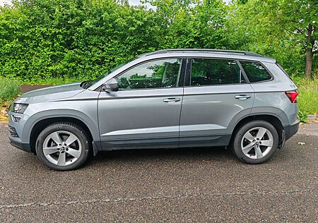 Skoda Karoq 1.6 TDI DSG Style, AHK, Navi, SHZ, Top