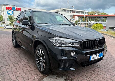 BMW X5 xDrive40e - H/K_AHK_H/D_Pano_360_LHz_CarPlay