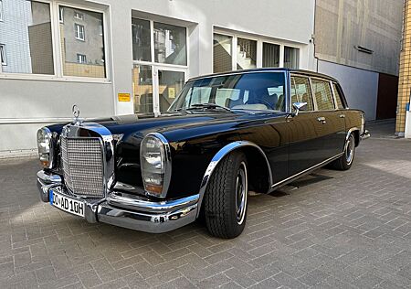 Mercedes-Benz 600