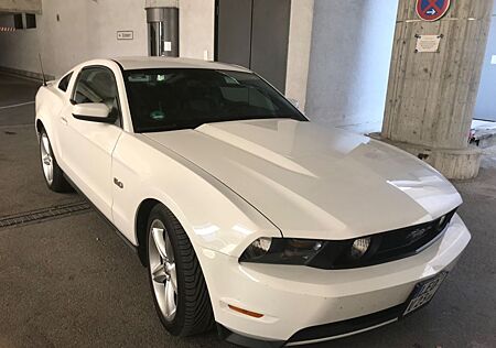 Ford Mustang GT - 5.0 - V8 - Premium -