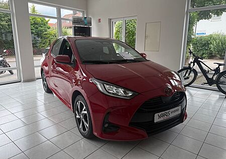 Toyota Yaris Yaris1.5 Hybrid TeamD,Klimaauto.,Sitzheizung,PDC
