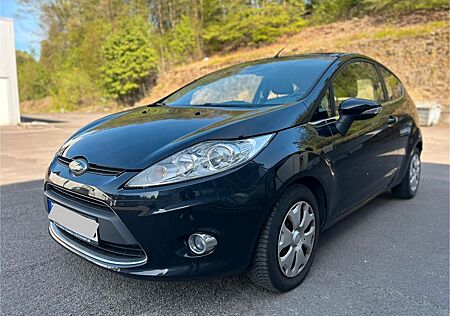 Ford Fiesta 1,4 Titanium*AUTOMATIK*KLIMA*ZV*8-FACH BE