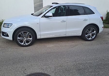 Audi Q5 2.0 TDI 140kW S tronic quattro - S Line