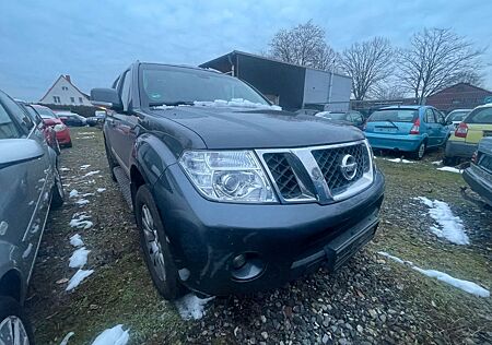 Nissan Pathfinder 3.0 V6 dCi 4WD Automatik || Leder ||