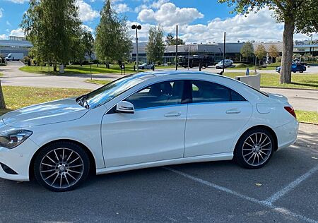 Mercedes-Benz CLA 200 - Luxuriös und bereit für die Straße