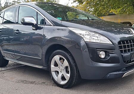 Peugeot 3008 Allure 155 THP Automatik/ Panoramadach