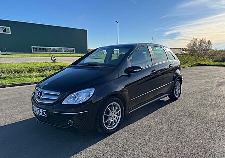 Mercedes-Benz B 200 - wenig Kilometer, sparsam