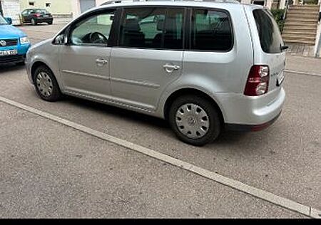 VW Touran Volkswagen 2.0 TDI DSG DPF Highline Highline