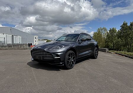 Aston Martin DBX 707