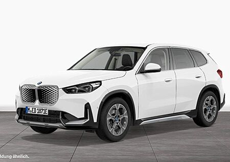 BMW iX1 xDrive30 xLine DAB LED RFK Komfortzg. Shz