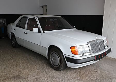 Mercedes-Benz 300 E - W124 im Sammlerzustand aus 1. Hand H-Zu.