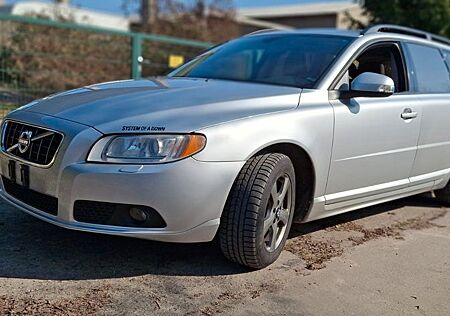 Volvo V70 schöner III D5 --- 5 Zylinder -- 205PS --