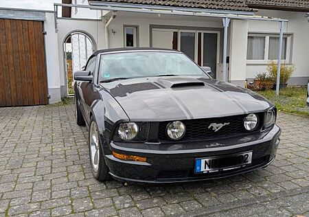 Ford Mustang gebraucht kaufen Ford Mustang GT unfallfrei & scheckheft Garage