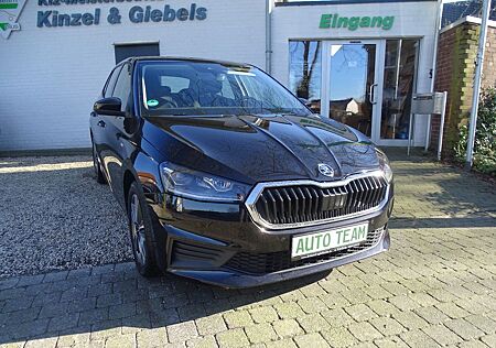 Skoda Fabia Tour SHZ Navi PDC