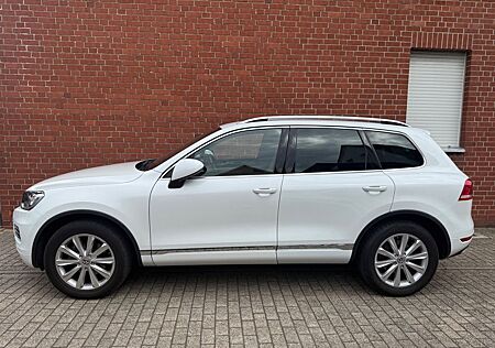 VW Touareg Volkswagen 3.0 V6 TDI BMT Exclusive"LED"360°Kam"DAB