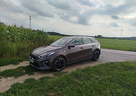 Kia Cee'd / Ceed 1.6 CRDi 48V 100kW DCT Platinum...