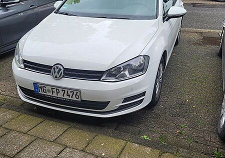 VW Golf Volkswagen VII 1.2 TSI AU / Erstbesitzer