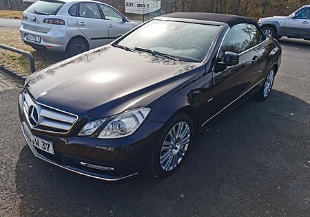 Mercedes-Benz E 200 Cabriolet CGI BlueEFF. ELEGANCE ...