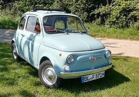 Fiat 500 500F, Oldtimer, BJ 6/1971, hellblau, Faltdach